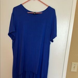Ellen Tracy Blue Oversized T-Shirt with Short Sleeves
